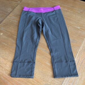 Lululemon Athletica Charcoal Capris with Magenta Waistband